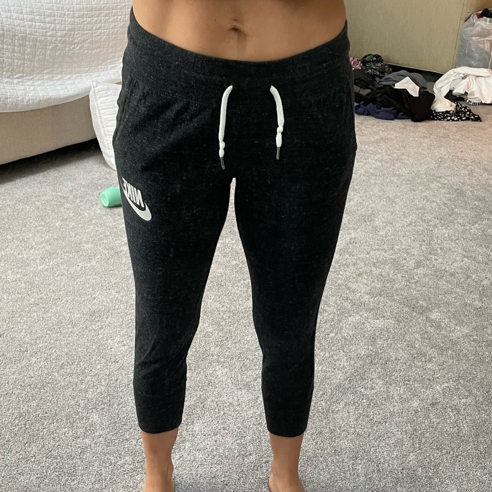 Nike cropped sweatpants